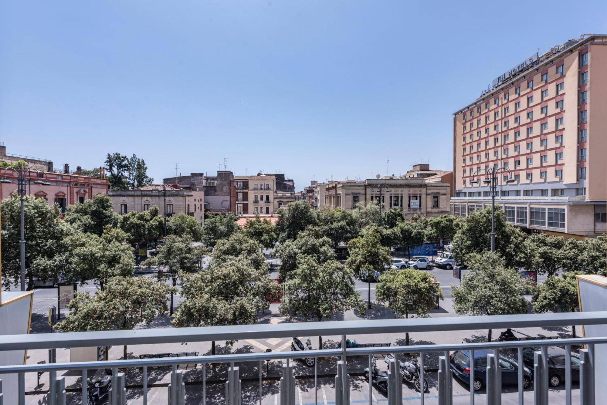 Ferrini Home - Suites Catania Bagian luar foto